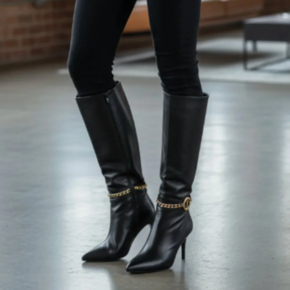 NEW JONES NEW YORK FAUX LEATHER GOLD CHAIN LOGO TALL Harness BOOT SZ-10